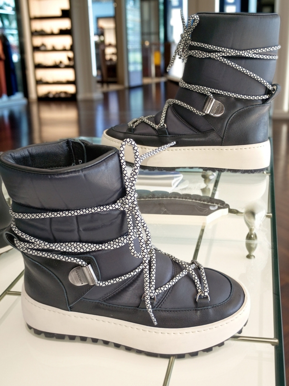 New Aquatalia Amalia Black Padded Lace-Up Platform Leather & Nylon Boots SZ 5.5